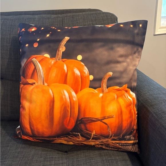 💕3/$25💕 Light-Up Halloween Pumpkin Pillow - Picture 6 of 7
